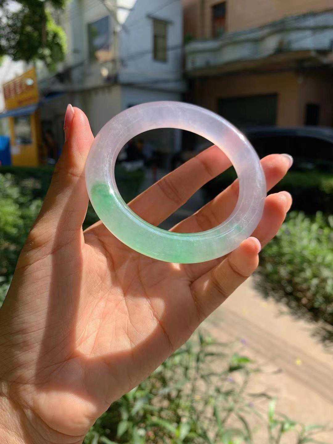 32岁才买第一个翡翠镯子，我太失败了吧