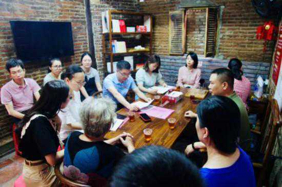 福建泉州：敢创善为党旗红