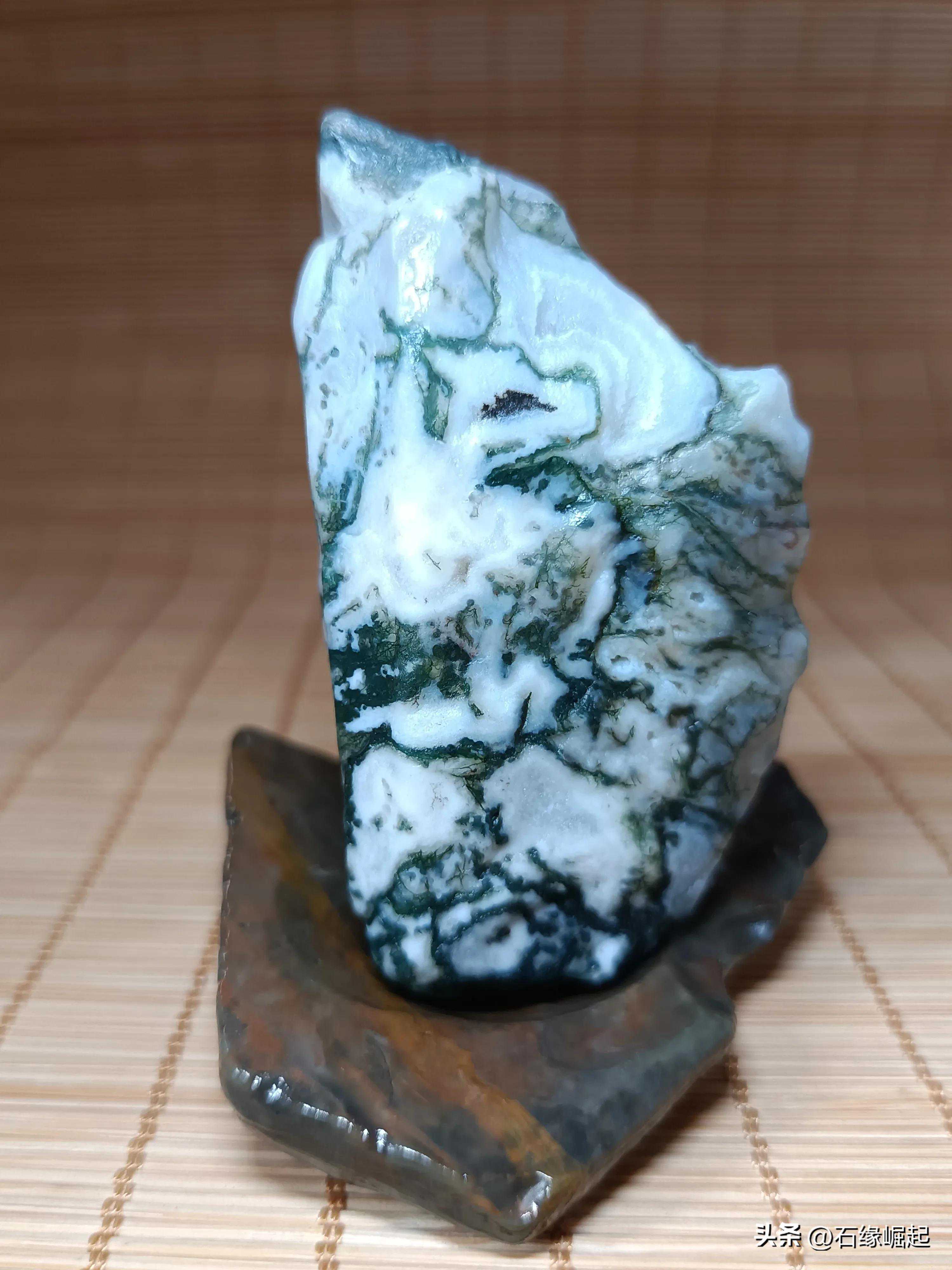 一块戈壁草花玛瑙奇石，要价1500，贵吗？