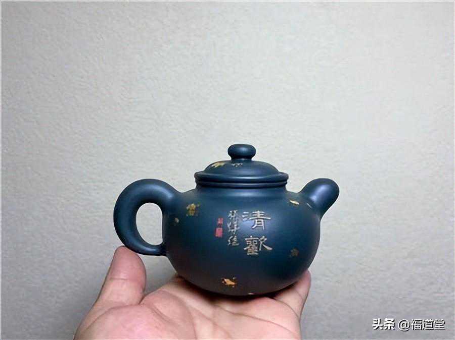 张烨作品《道洪款·清供壶》，泥绘工艺深得其父精髓