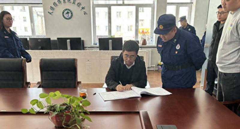 公司领导督导检查清明节期间森林防火工作