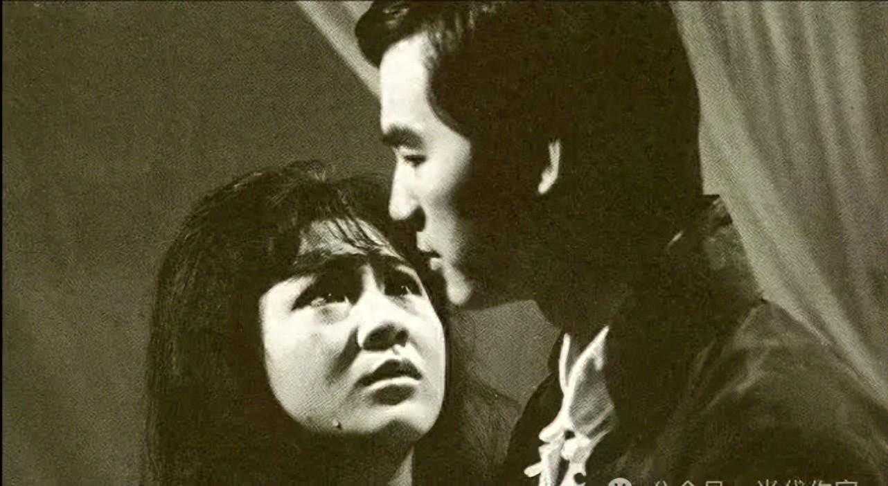 杨沫《房客》