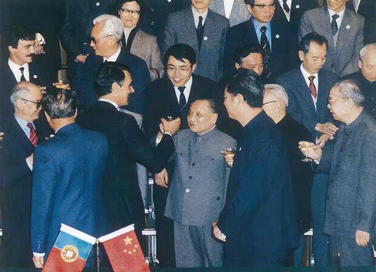 1976年，葡萄牙主动归还澳门，提一特殊要求，邓公听完大怒：休想