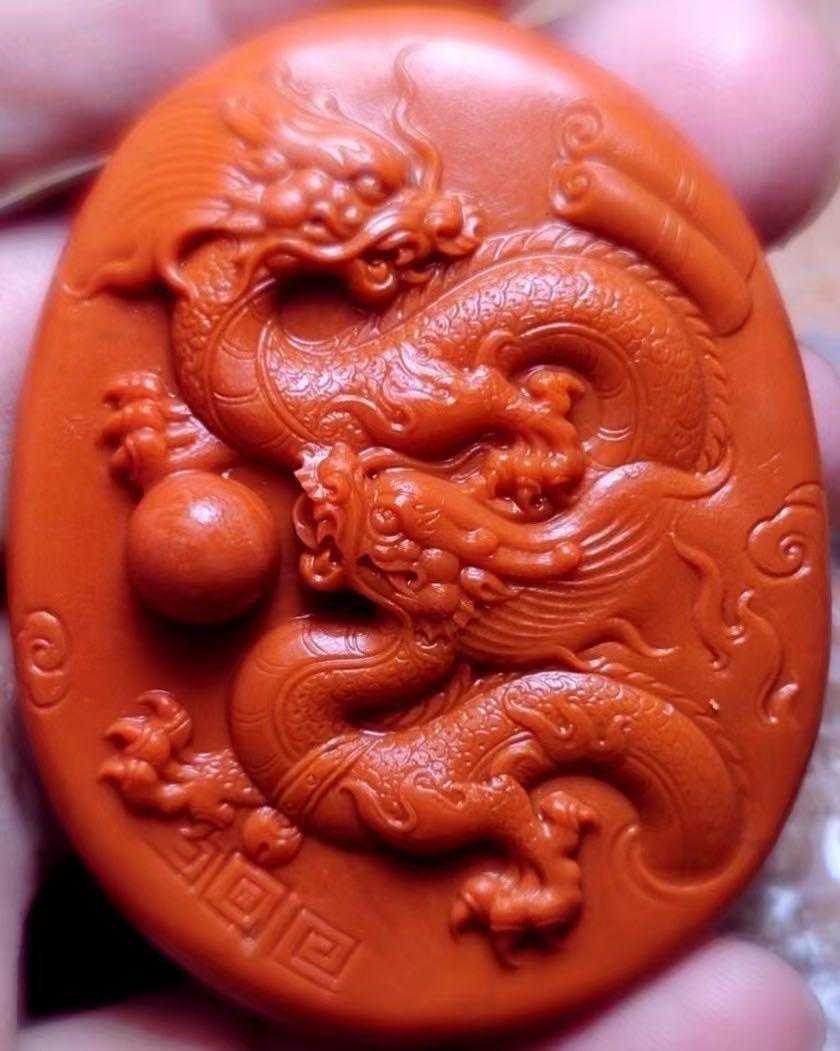 保山冰红南红多少钱，岩石中的珍宝