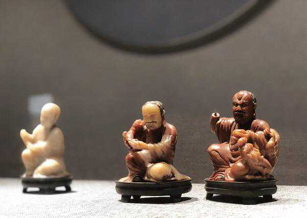 扬州与广州的雕刻之美：广雕重雕工装饰、扬雕重刀法线条