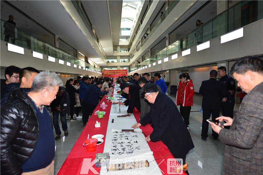 何水法、钱法成、朱炳仁……书画名家共绘上城景色，庆祝改革开放四十周年
