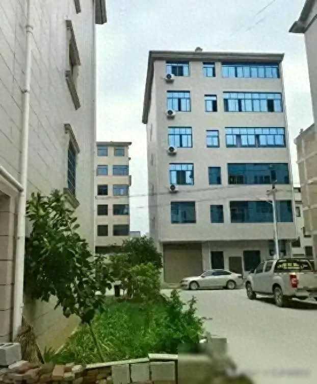 “提灯定损”房东之子遭退婚，彩礼及礼物悉数退还，并附折旧赔偿