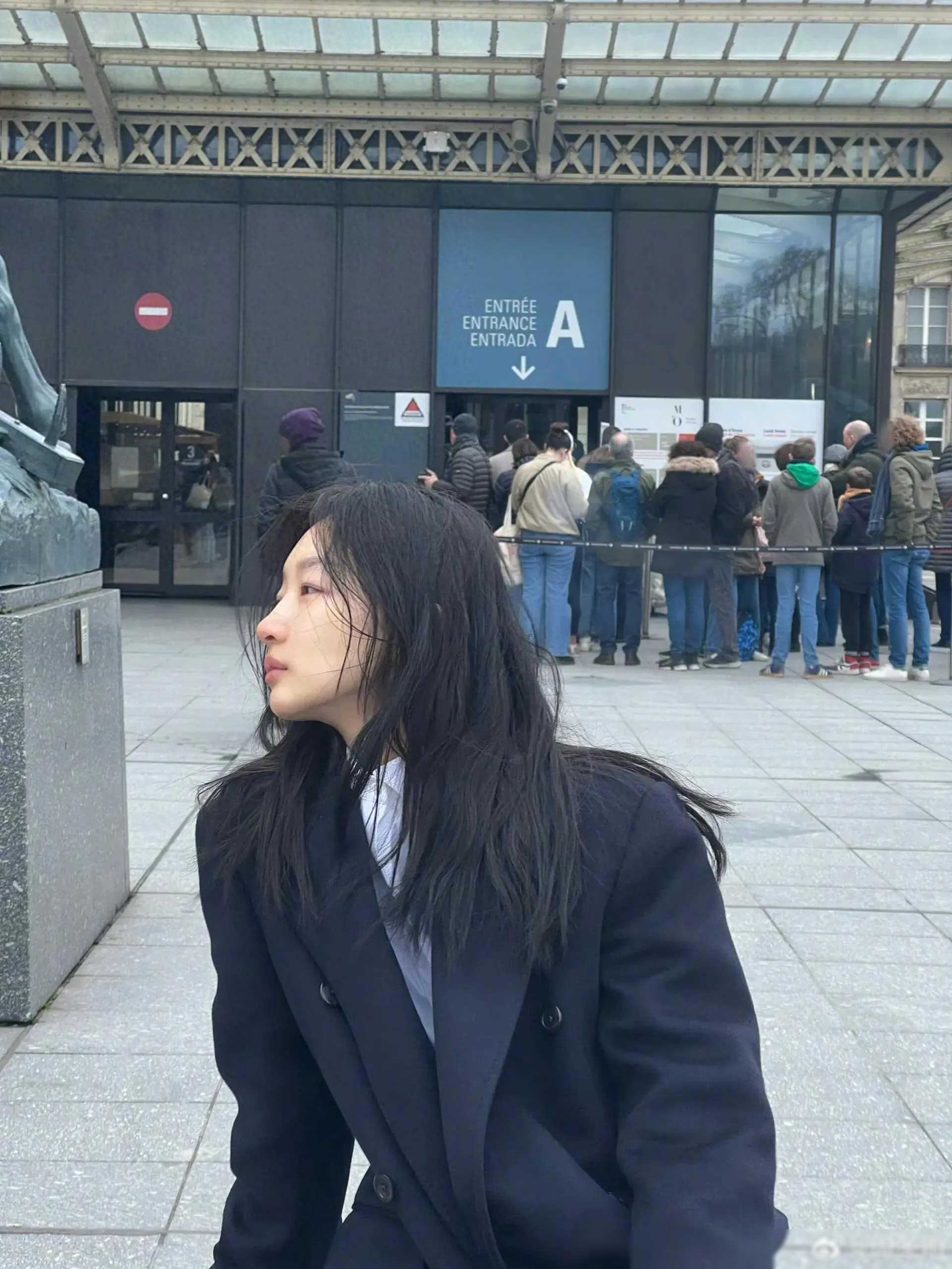 周冬雨韩国素颜照，把韩国网友都迷晕了，