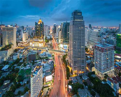 一位老兵的爱与承诺：捐款20万，圆妻子遗愿